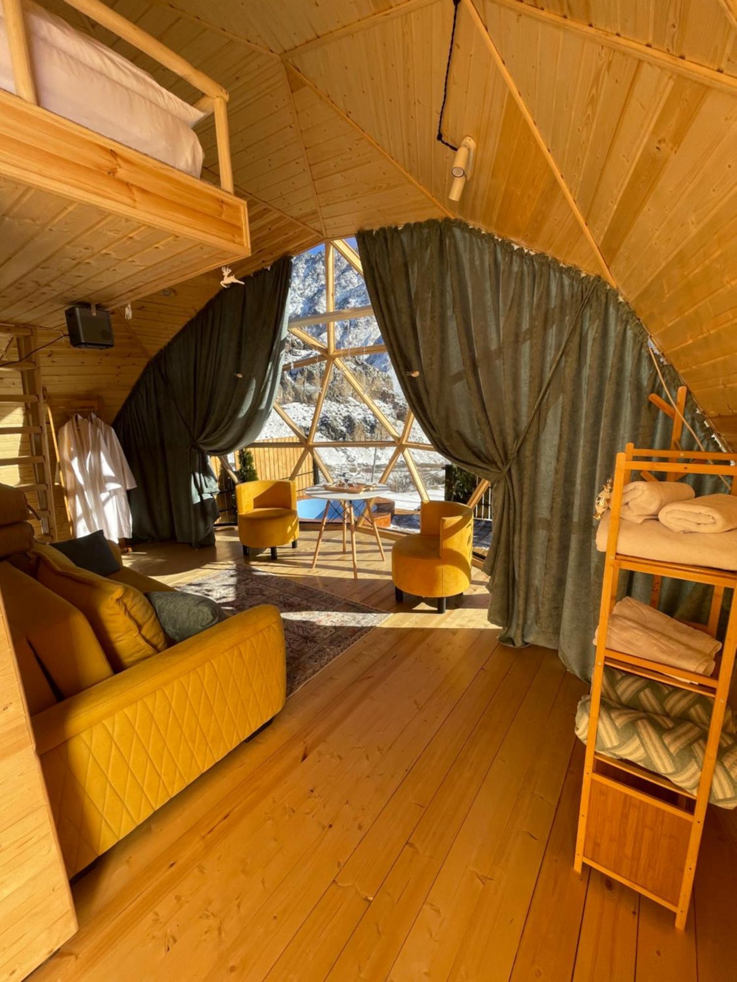 Gabua Glamping Villa Kazbegi Eksteriør billede