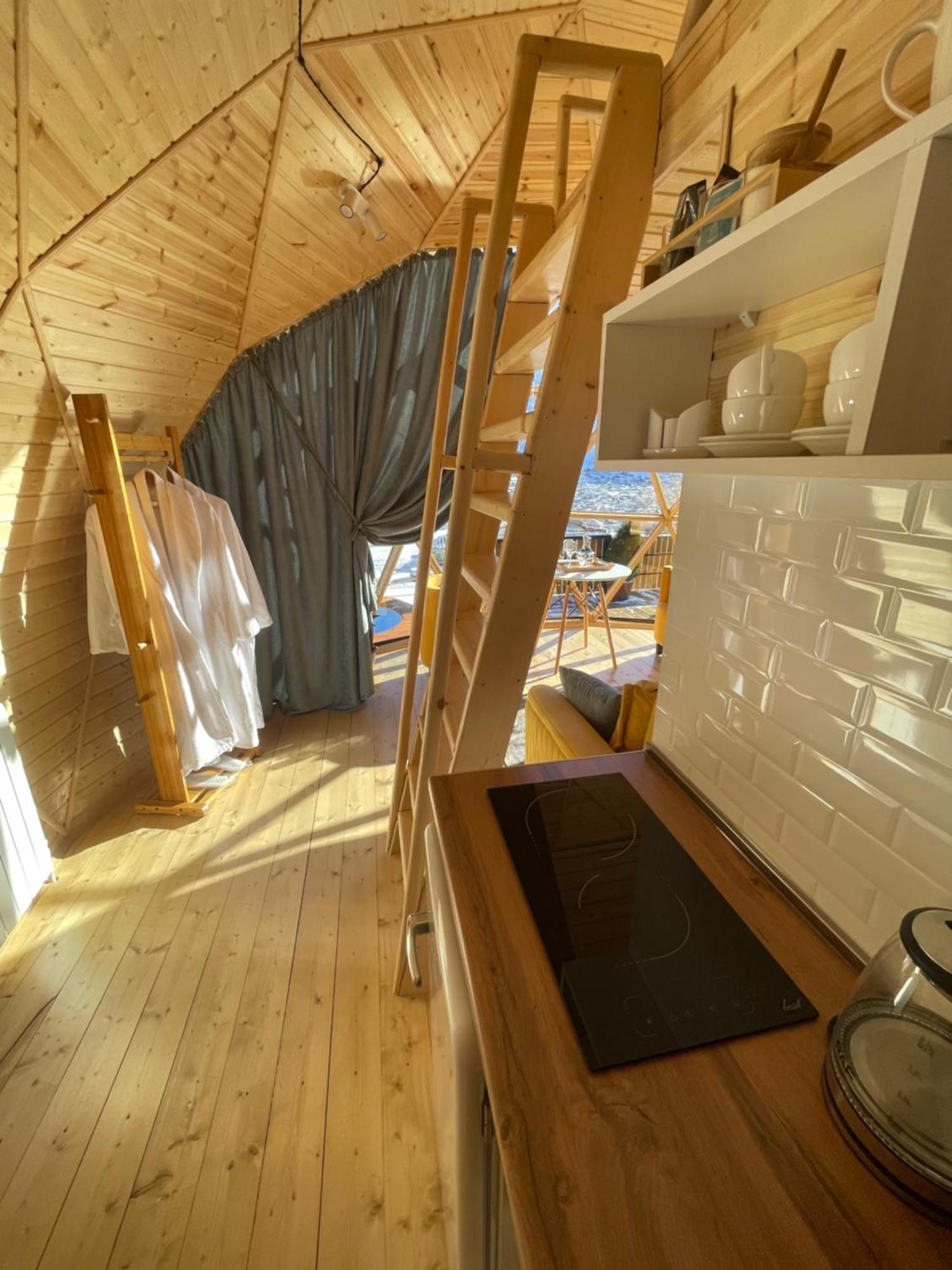 Gabua Glamping Villa Kazbegi Eksteriør billede