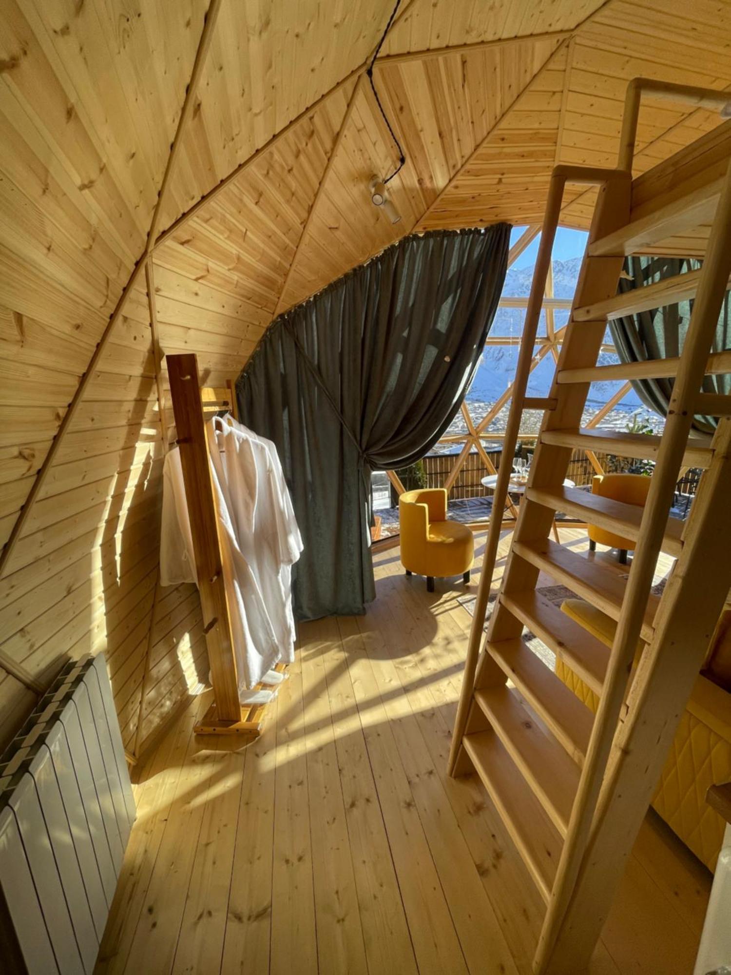 Gabua Glamping Villa Kazbegi Eksteriør billede