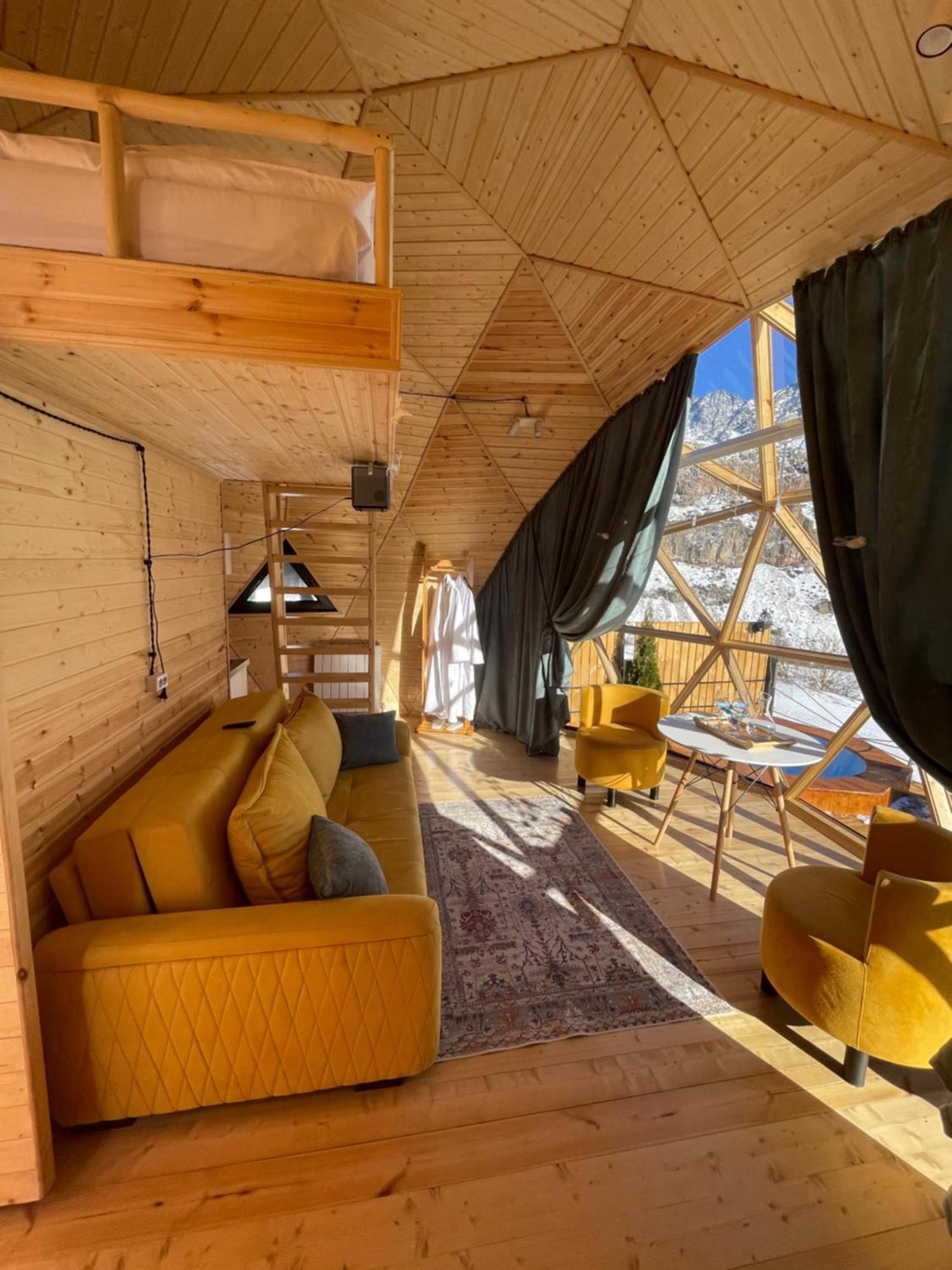 Gabua Glamping Villa Kazbegi Eksteriør billede